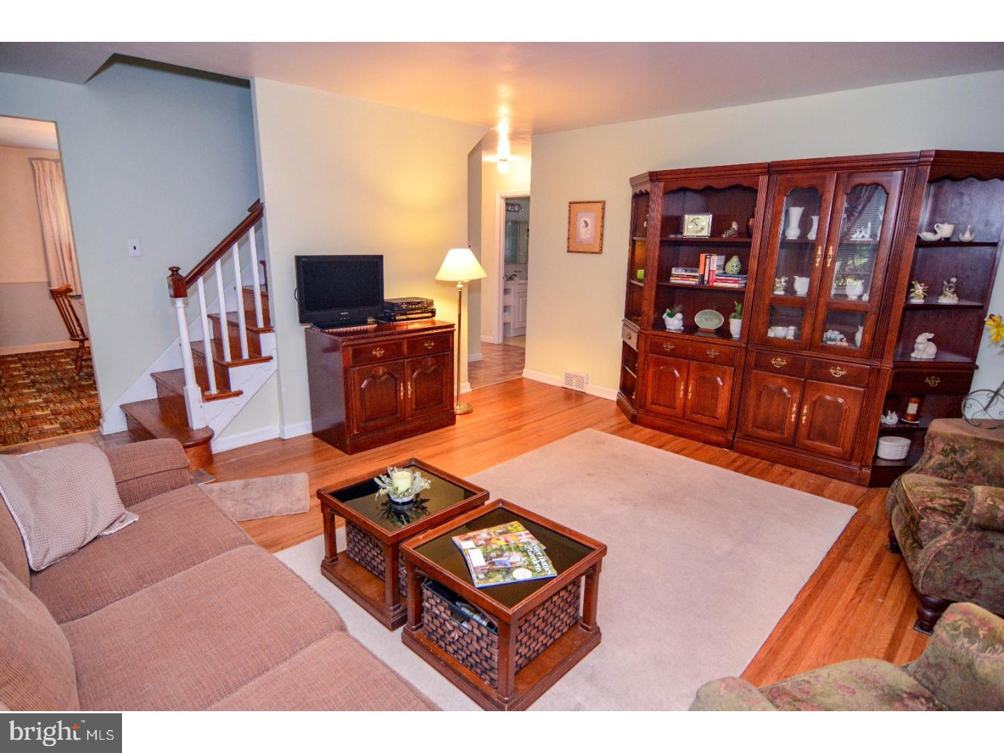 374 Madison Road Springfield, PA 19064 - Photo 4 of 22