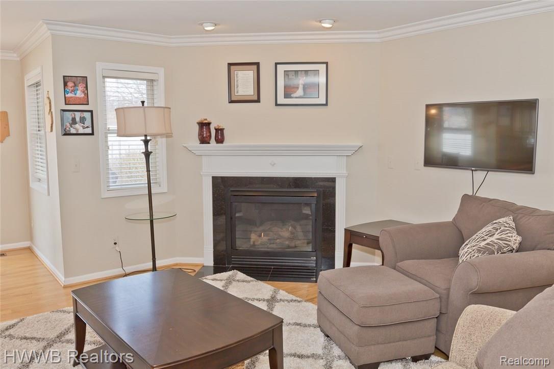 4124 Edgar Avenue Royal Oak, MI 48073 - Photo 10 of 42 Liz Edgar592A9133.jpg