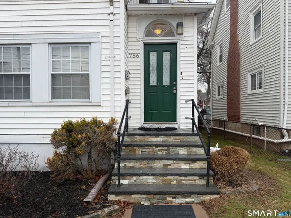 $2,400 | 786 Farmington Avenue, West Hartford, CT 06119