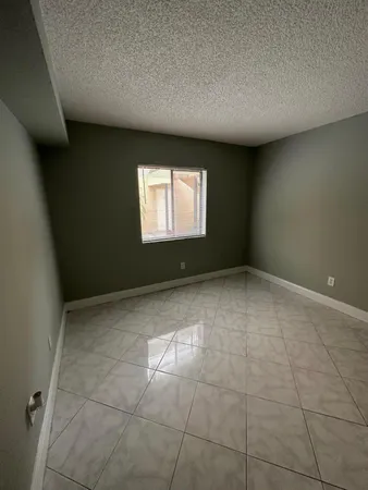 $1,900 | 6031 10th Avenue North, Unit 118, Greenacres, FL 33463
