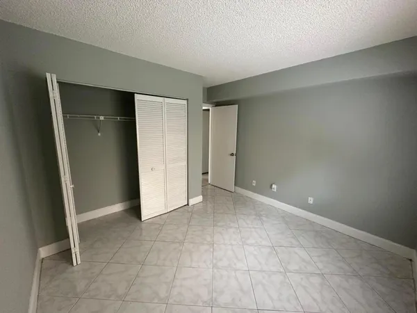$1,900 | 6031 10th Avenue North, Unit 118, Greenacres, FL 33463