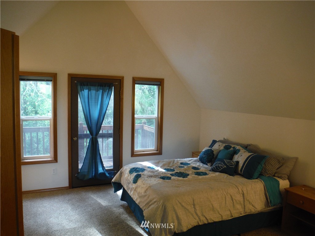 9113 Stringtown Road East Eatonville, WA 98328 - Photo 8 of 12