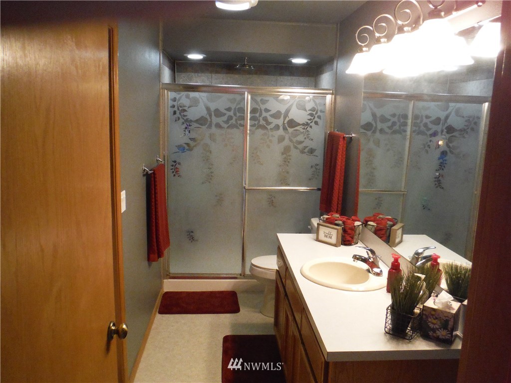 9113 Stringtown Road East Eatonville, WA 98328 - Photo 10 of 12