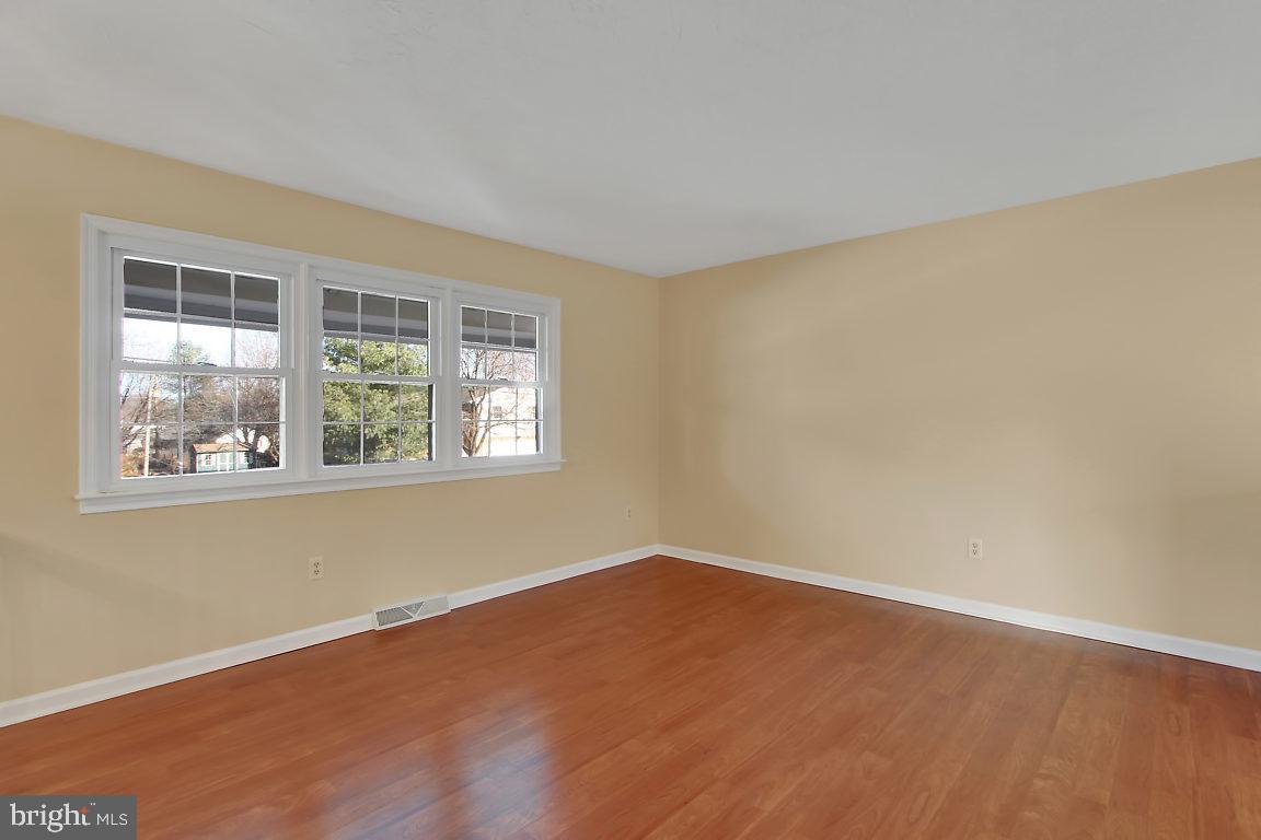 2446 Opal Road York, PA 17408 - Photo 2 of 27 Gallery Image 2