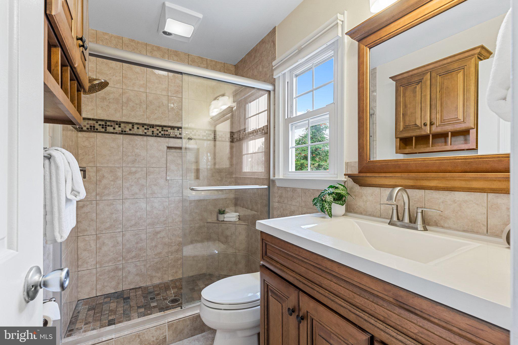 12400 Triple Crown Road Gaithersburg, MD 20878 - Photo 20 of 45 Primary bathroom