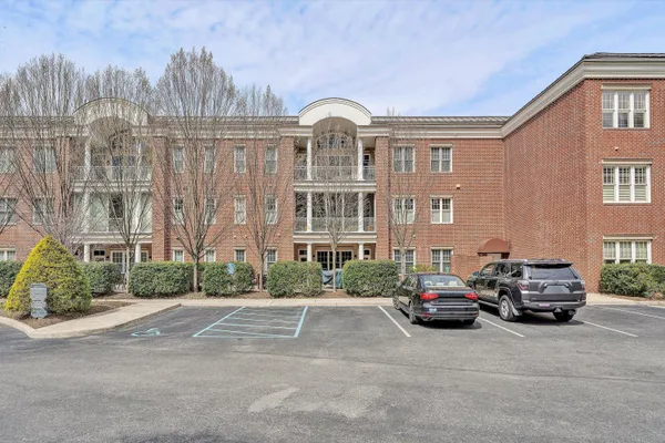 $579,000 | 2125 Yellow Mountain Road Southeast, Unit 111, Roanoke, VA 24014
