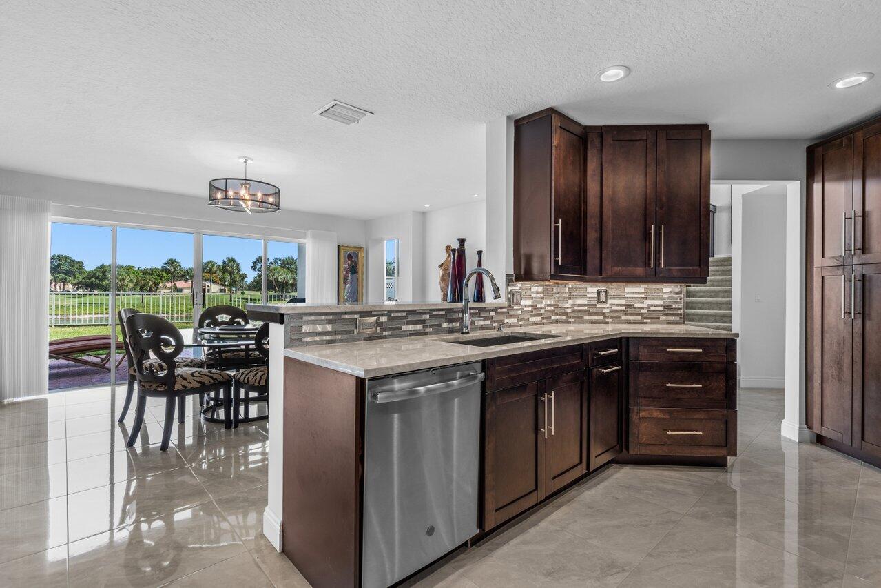 6262 Brava Way Boca Raton, FL 33433 - Photo 9 of 42 44