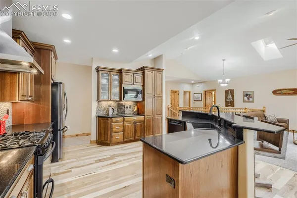 $950,000 | 3550 Conecrest Lane, Colorado Springs, CO 80908