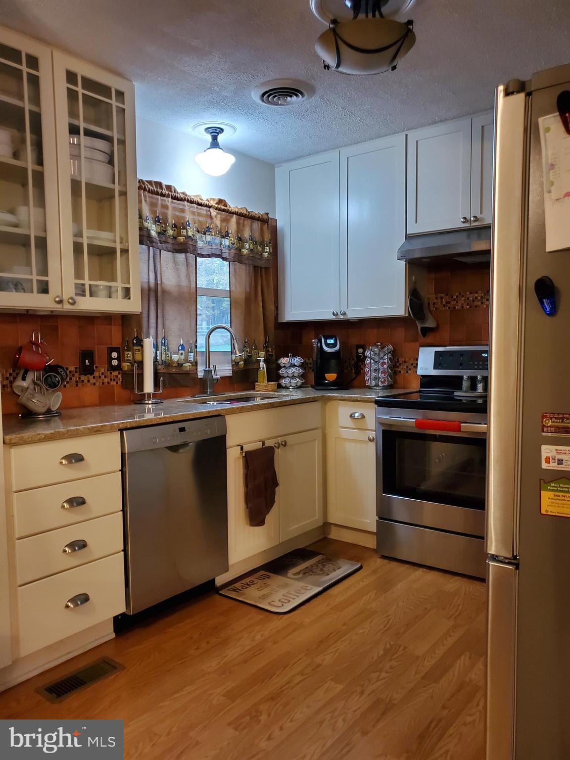 9833 Post Oak Road Spotsylvania, VA 22551 - Photo 5 of 25 Kitchen