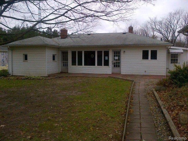 5406 North Center Road Flint, MI 48506 - Photo 2 of 8 IMG-20121029-13897.jpg