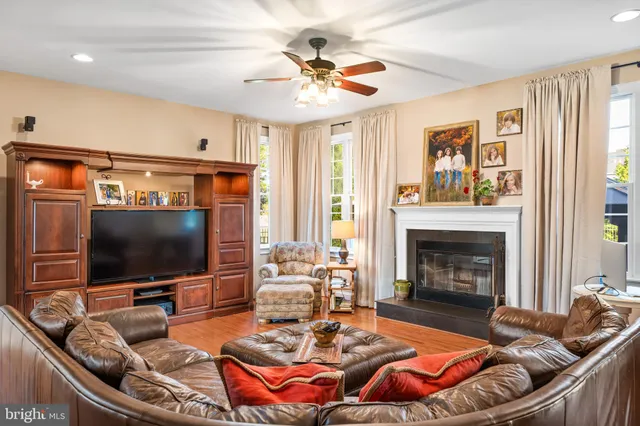 $990,000 | 220 Hickory Lane, Mullica Hill, NJ 08062