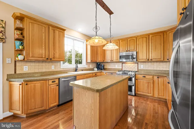 $990,000 | 220 Hickory Lane, Mullica Hill, NJ 08062