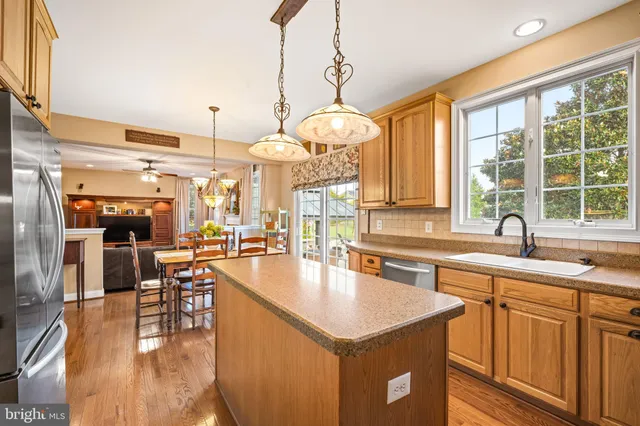 $990,000 | 220 Hickory Lane, Mullica Hill, NJ 08062