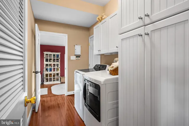 $990,000 | 220 Hickory Lane, Mullica Hill, NJ 08062