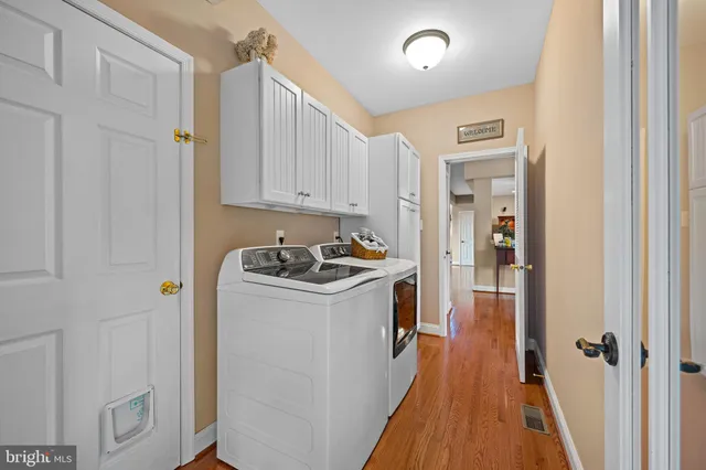 $990,000 | 220 Hickory Lane, Mullica Hill, NJ 08062