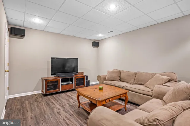 $990,000 | 220 Hickory Lane, Mullica Hill, NJ 08062