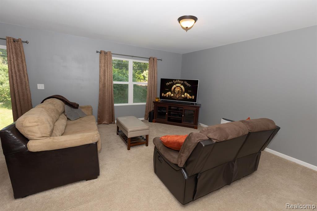 21116 Middlebelt Road Farmington Hills, MI 48336 - Photo 8 of 43