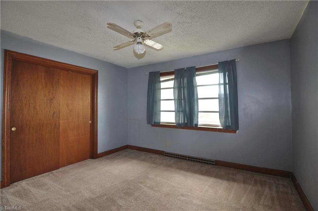 2823 Enterprise Road Lexington, NC 27295 - Photo 12 of 24 Master bedroom