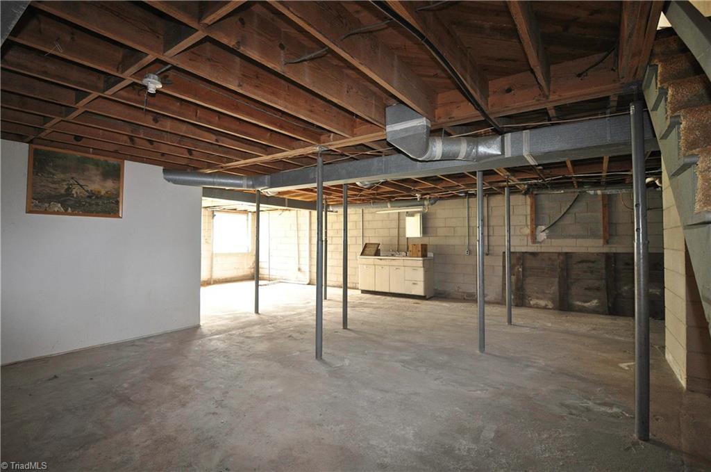 2823 Enterprise Road Lexington, NC 27295 - Photo 20 of 24 Daylight basement