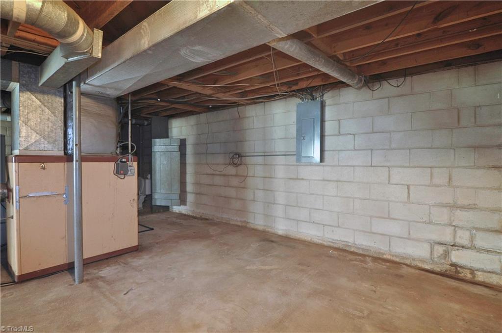 2823 Enterprise Road Lexington, NC 27295 - Photo 21 of 24 Daylight basement
