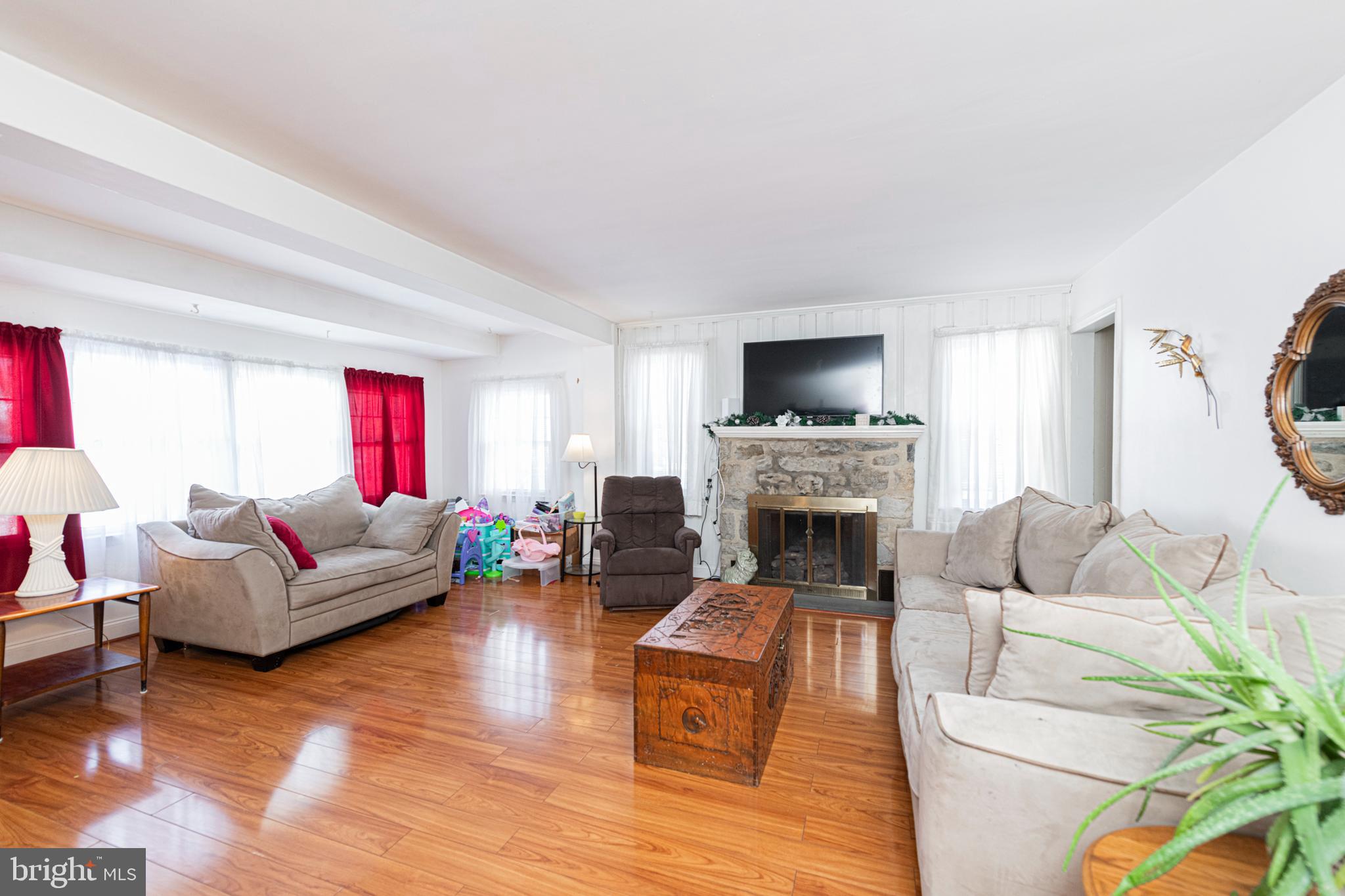 878 Valley Forge Road Phoenixville, PA 19460 - Photo 3 of 26