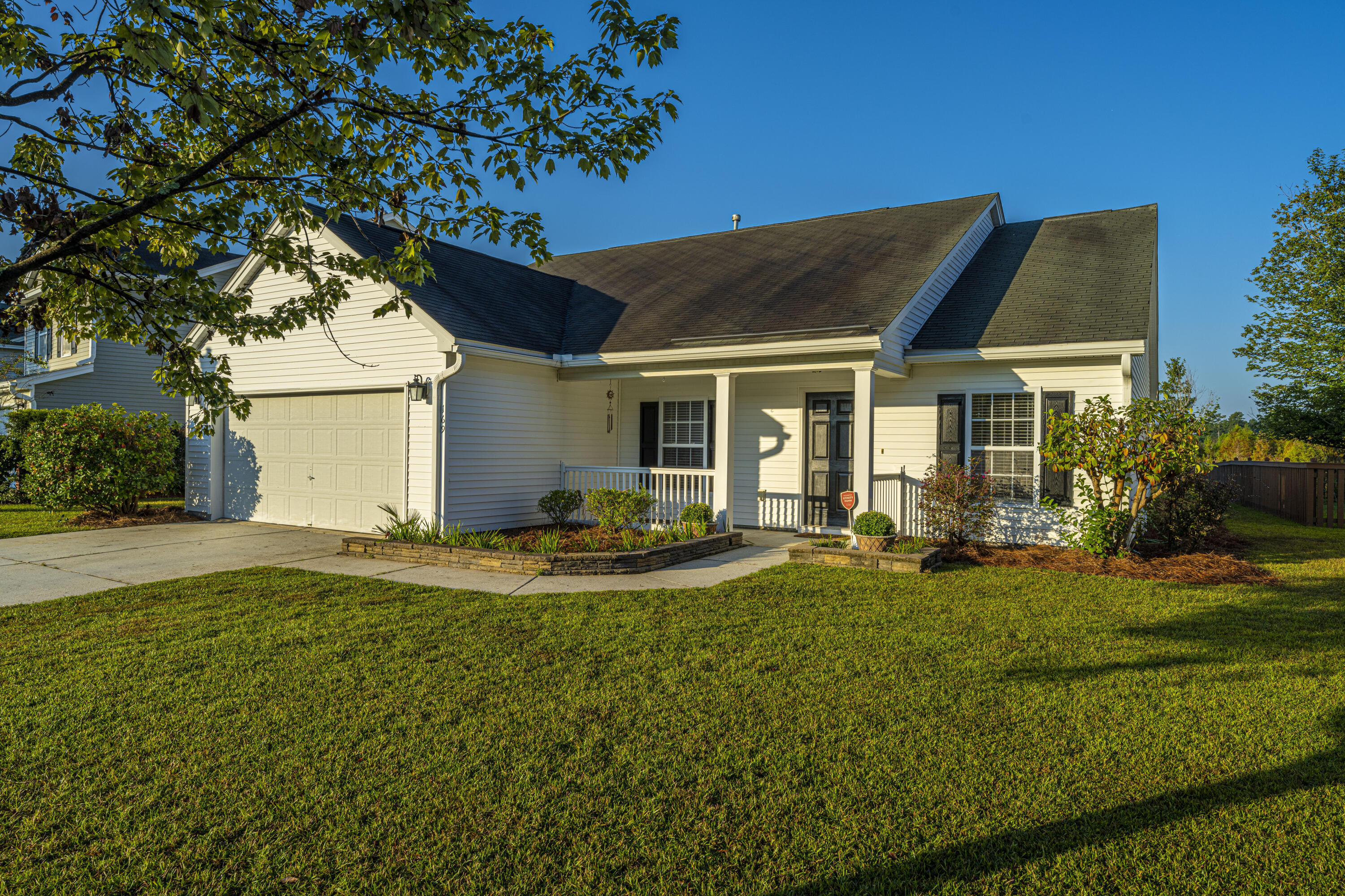 169 Decatur Drive Summerville, SC 29486 - Photo 3 of 51 DSC_4510
