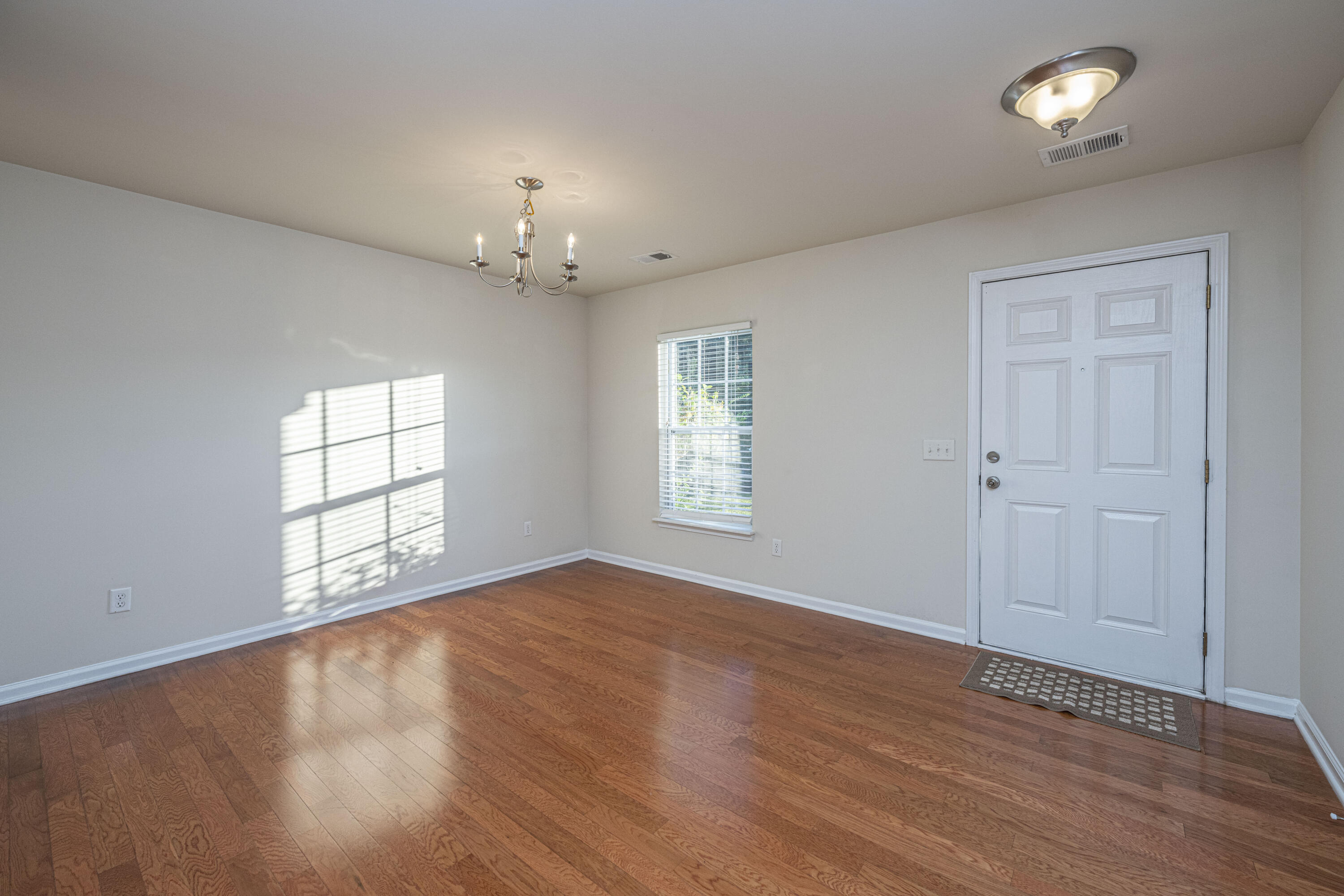 169 Decatur Drive Summerville, SC 29486 - Photo 7 of 51 DSC_4457