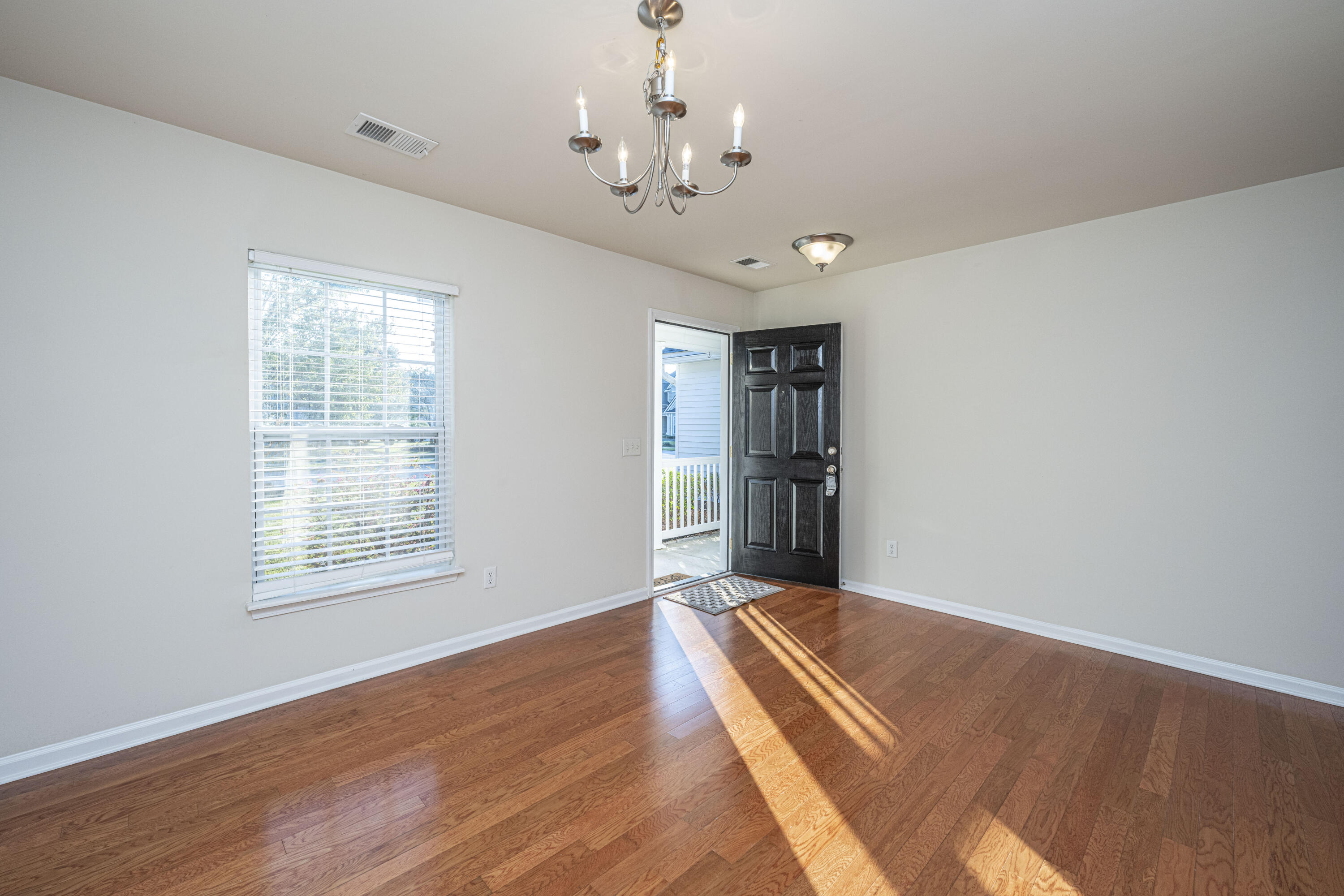169 Decatur Drive Summerville, SC 29486 - Photo 8 of 51 DSC_4459