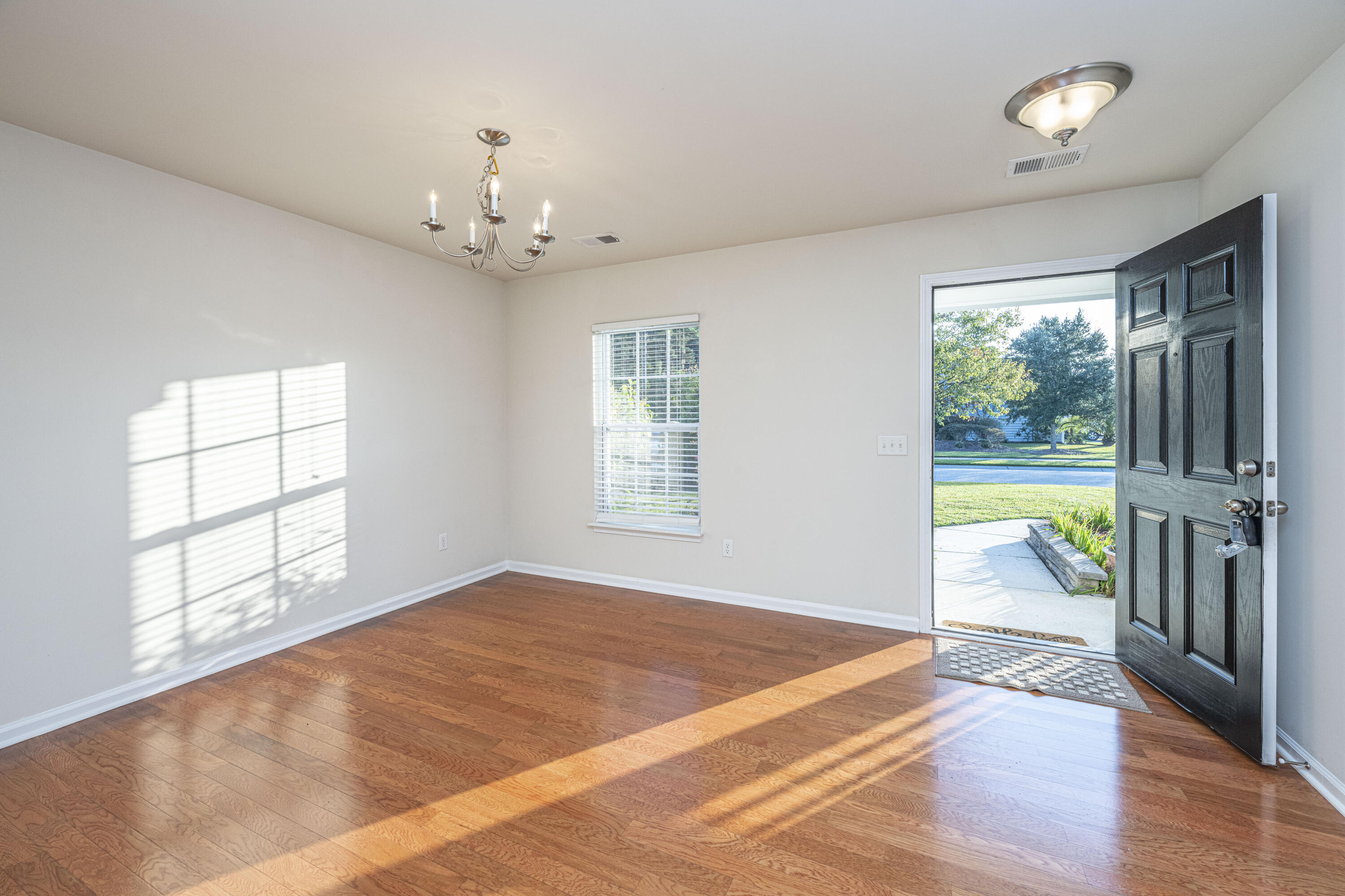 169 Decatur Drive Summerville, SC 29486 - Photo 9 of 51 DSC_4460