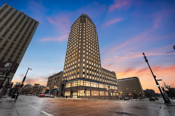 $224,900 | 606 West Wisconsin Avenue, Unit 1102, Milwaukee, WI 53203