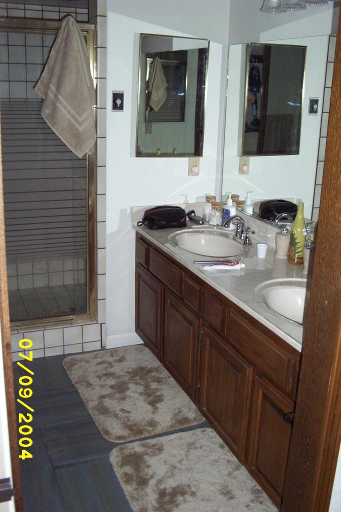 258 Ridgetop Drive Redding, CA 96003 - Photo 12 of 14 Master Bath