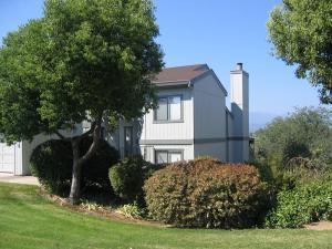 258 Ridgetop Drive Redding, CA 96003 - Photo 2 of 14 Front landscaping