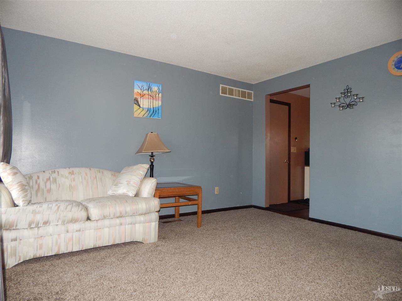 8111 Roxboro Court Fort Wayne, IN 46815 - Photo 3 of 19 Gallery Image 3