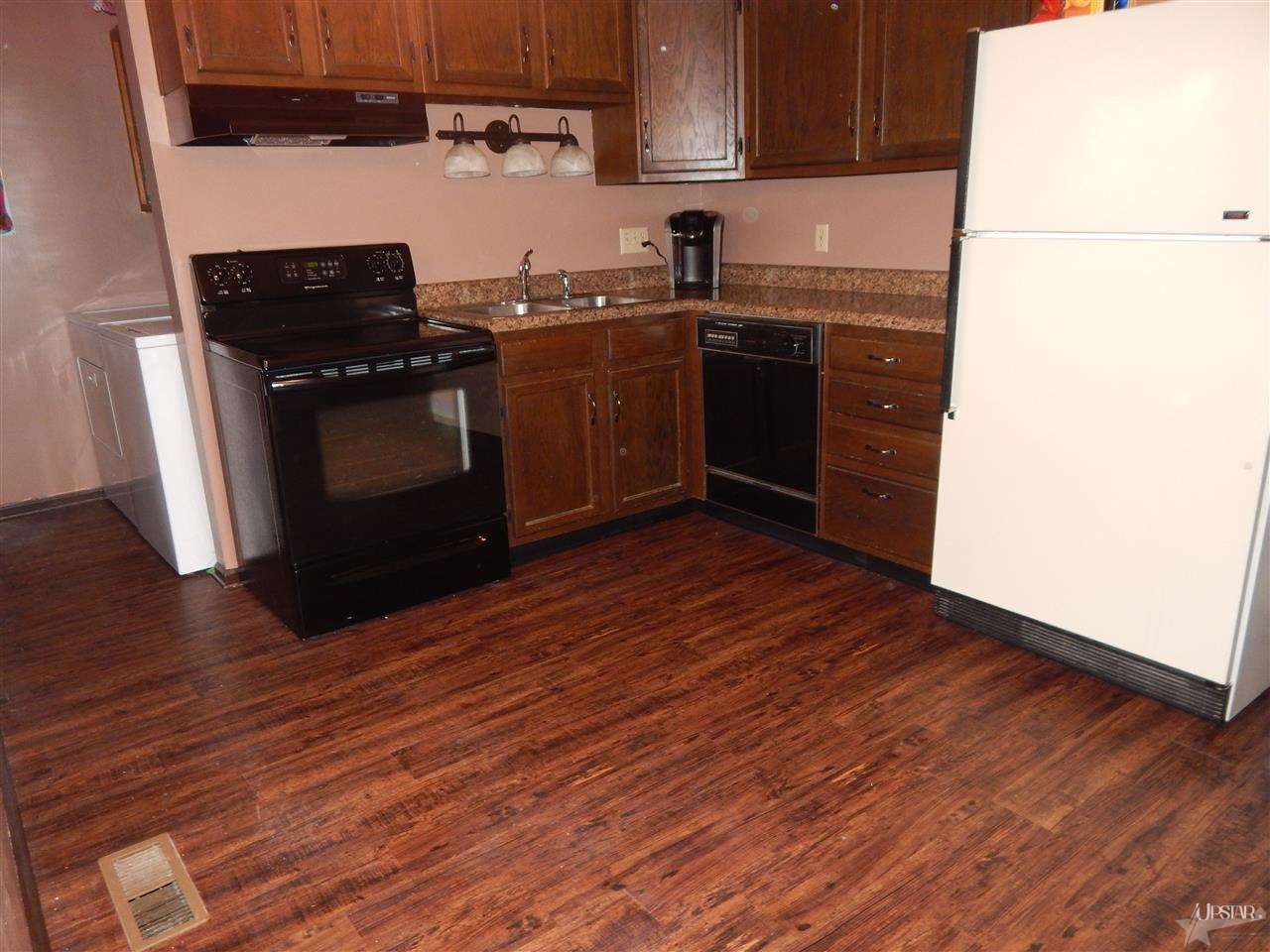8111 Roxboro Court Fort Wayne, IN 46815 - Photo 4 of 19 Gallery Image 4