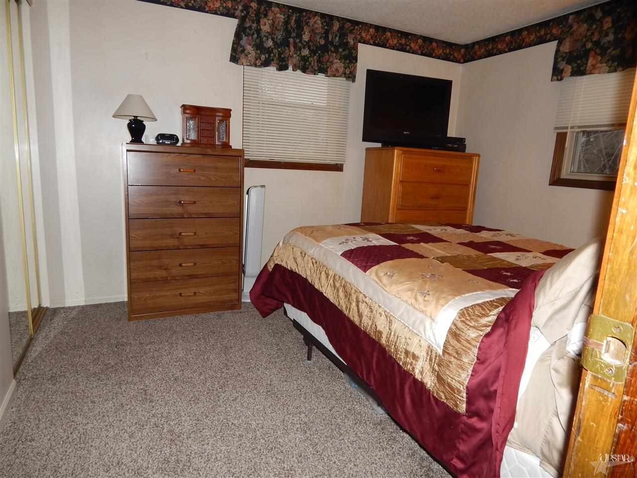 8111 Roxboro Court Fort Wayne, IN 46815 - Photo 7 of 19 Gallery Image 7