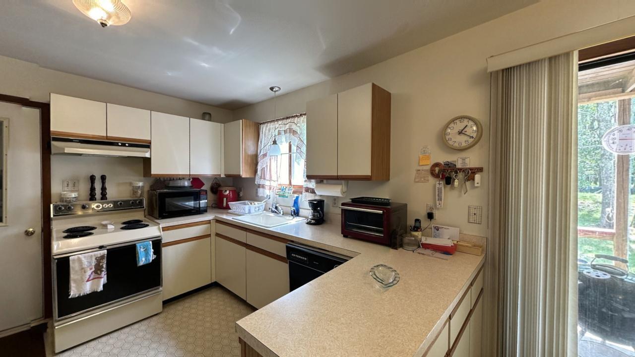 1238 Steele Circle Bushkill, PA 18324 - Photo 7 of 30 1230-Steele-Cir-08012024_155731