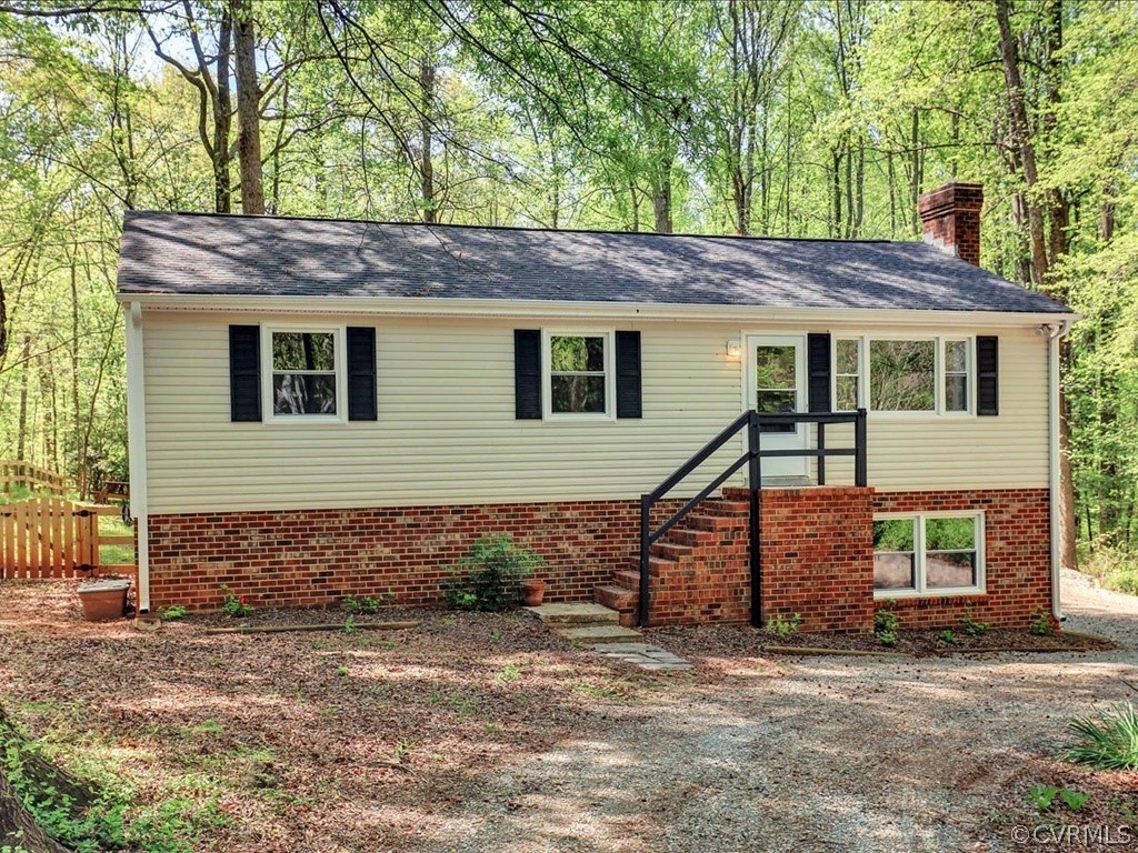 2125 Mountain View Road Powhatan, VA 23139 - Photo 2 of 28 Front exterior view