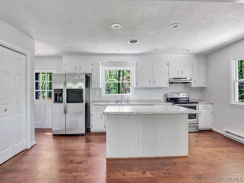 2125 Mountain View Road Powhatan, VA 23139 - Photo 7 of 28 Kitchen with island, pantry, stainless steel appli