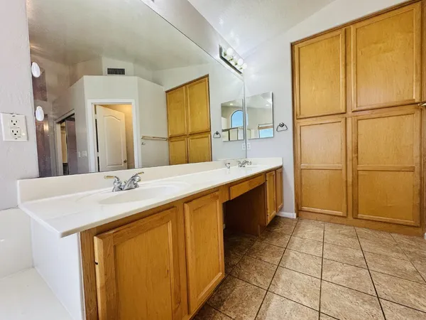 $3,600 | 672 West Raven Drive, Chandler, AZ 85286