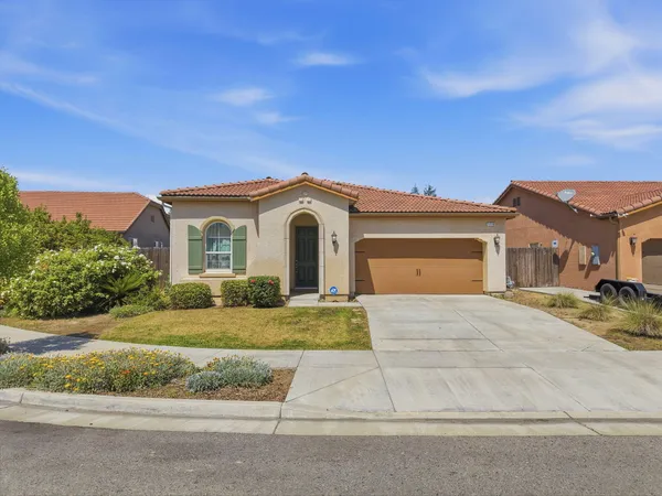 $440,000 | 1119 North Linda Vista Court, Visalia, CA 93291