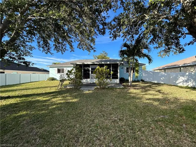 $299,900 | 26 Southwest 19th Lane, Cape Coral, FL 33991