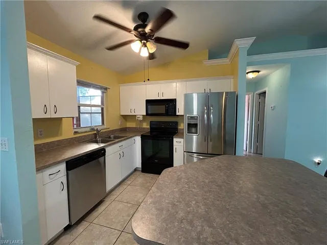 $299,900 | 26 Southwest 19th Lane, Cape Coral, FL 33991
