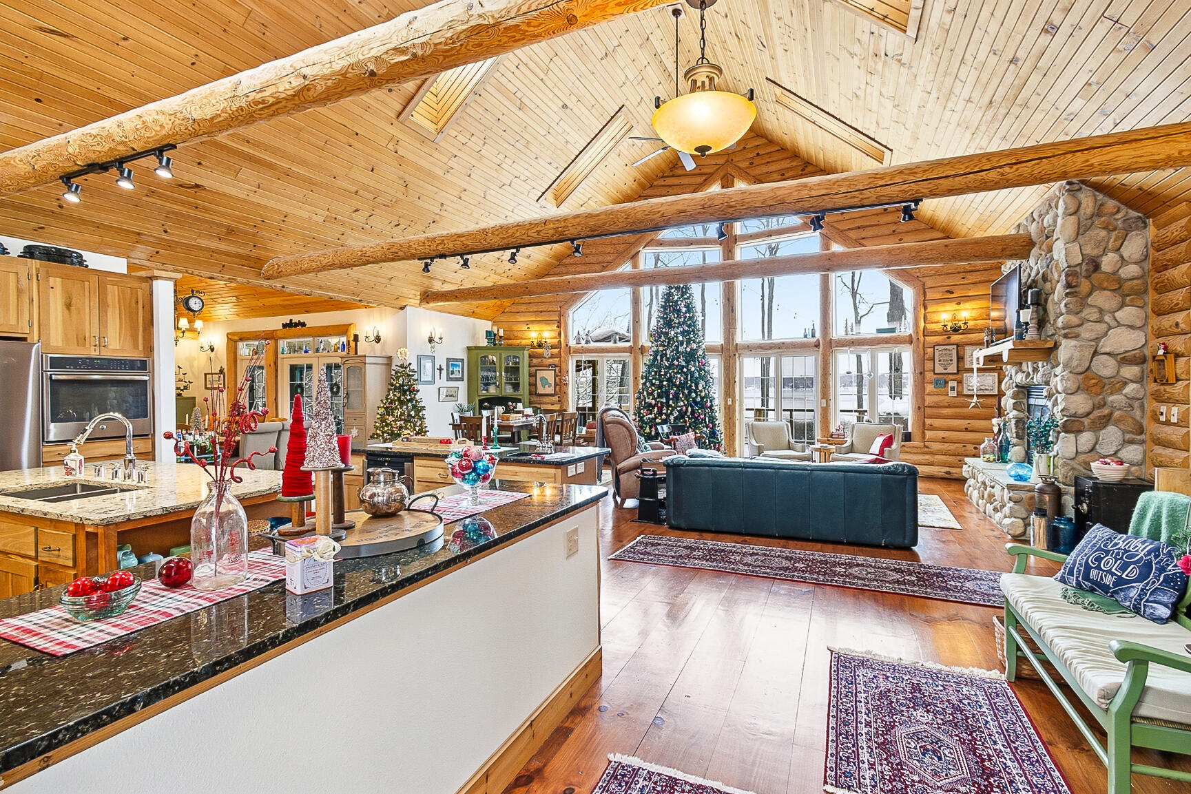 N4272 Sleepy Hollow Road Oakland, WI 53523 - Photo 3 of 50 36 (1)