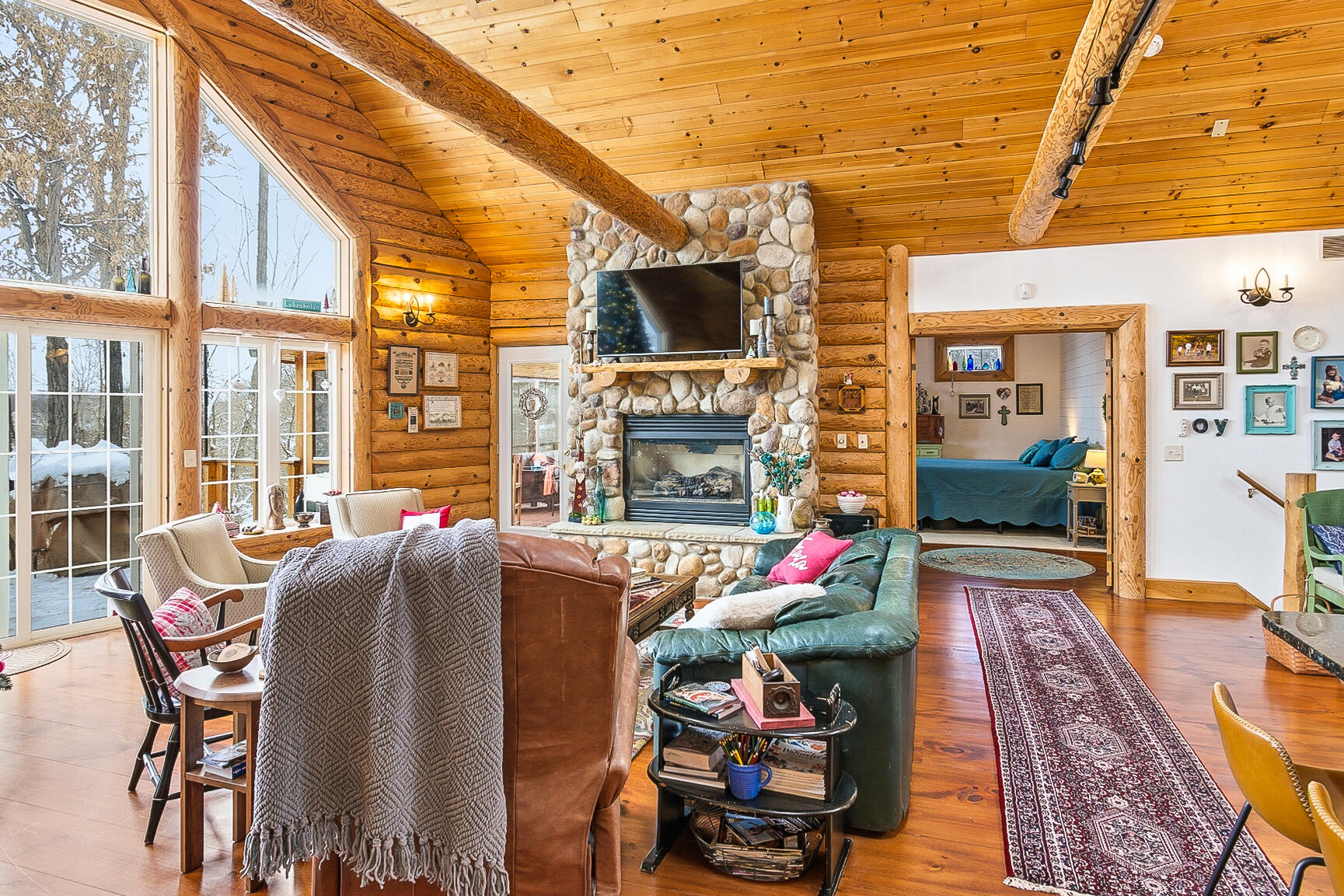 N4272 Sleepy Hollow Road Oakland, WI 53523 - Photo 4 of 50 39 (1)