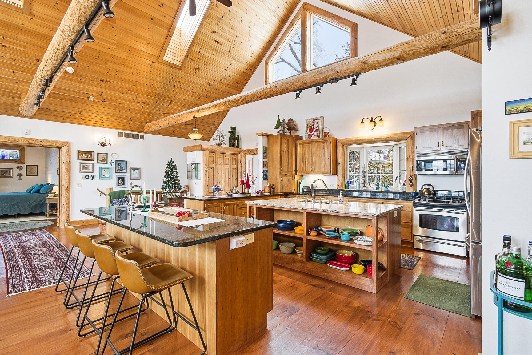 N4272 Sleepy Hollow Road Oakland, WI 53523 - Photo 7 of 50 42 (1)