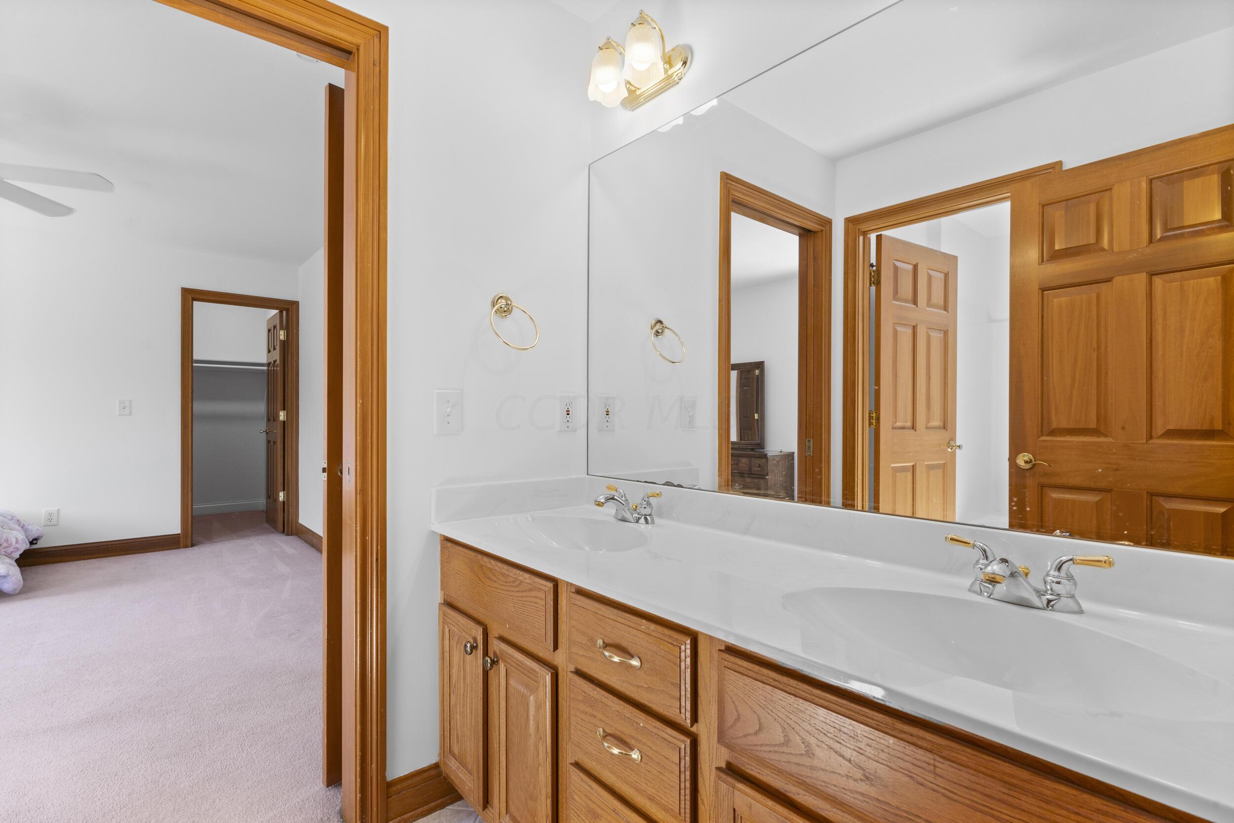 7722 Plumb Road Galena, OH 43021 - Photo 48 of 90 Jack and Jill Bath Between Bedrooms 3 & 4