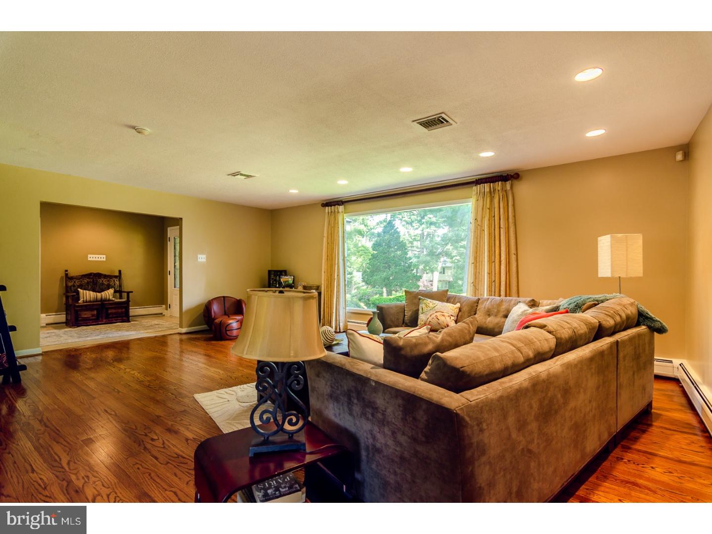 2183 North Stone Ridge Lane Villanova, PA 19085 - Photo 4 of 20