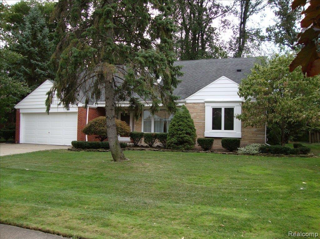 1617 South Renaud Road Grosse Pointe, MI 48236 - Photo 1 of 5 renaud 002