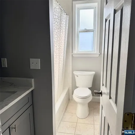$2,500 | 155 Union Avenue, Unit 204, Rutherford, NJ 07070
