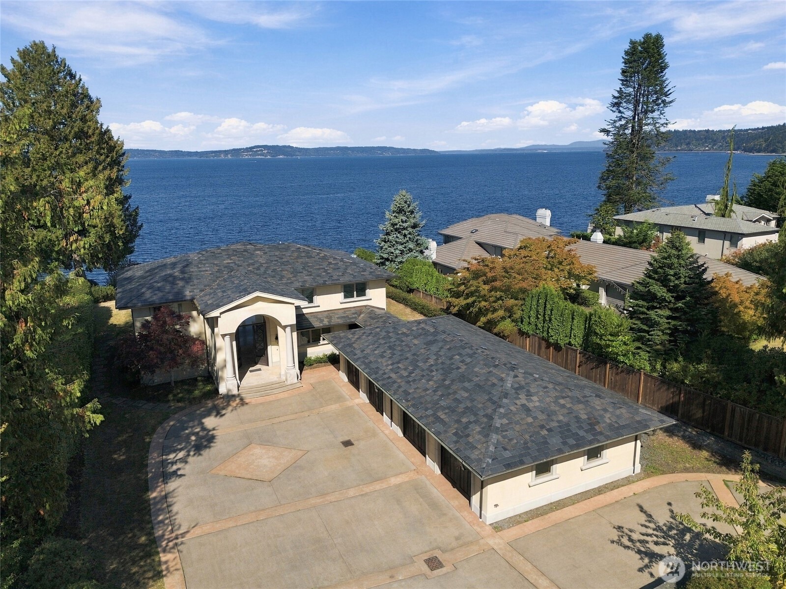 8711 Talbot Road Edmonds, WA 98026 - Photo 2 of 39 Gallery Image 2